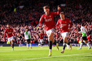 Man Utd 4-3 Liverpool: Breathtaking chase and `final shot` in the 120th minute 2