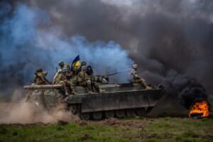 Russia applied the `thousand cuts` strategy of suddenly attacking Ukraine with all its force 0